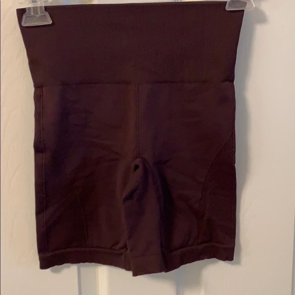 LULULEMON SHORTS SIZE 2